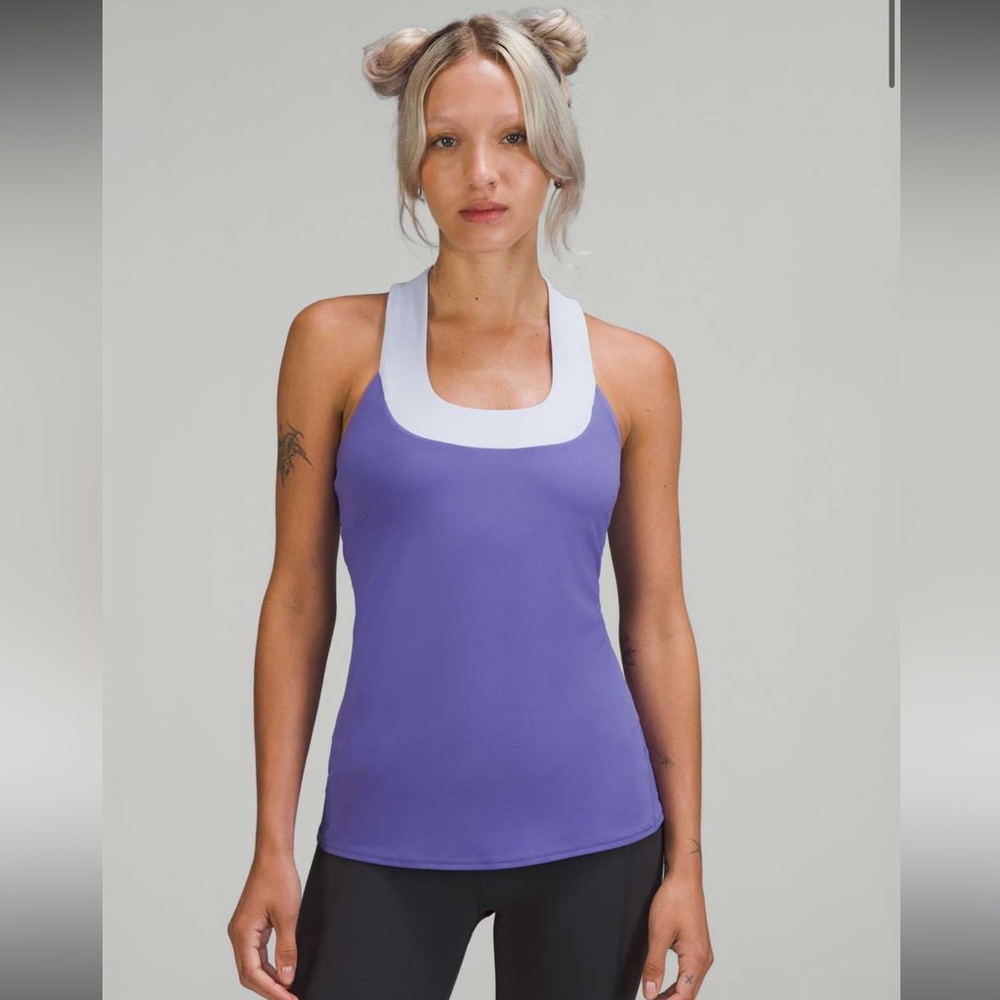 Lululemon Throwback Scoop Neck Tank Top
Charged Indigo / Pastel Blue
